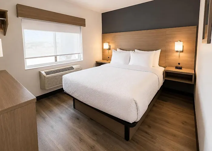 Majestic Canyon Lodge, A Dazzler Select By Wyndham Hotel Williams