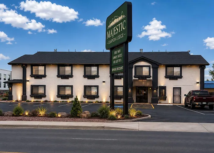 Majestic Canyon Lodge, A Dazzler Select By Wyndham Hotel Williams